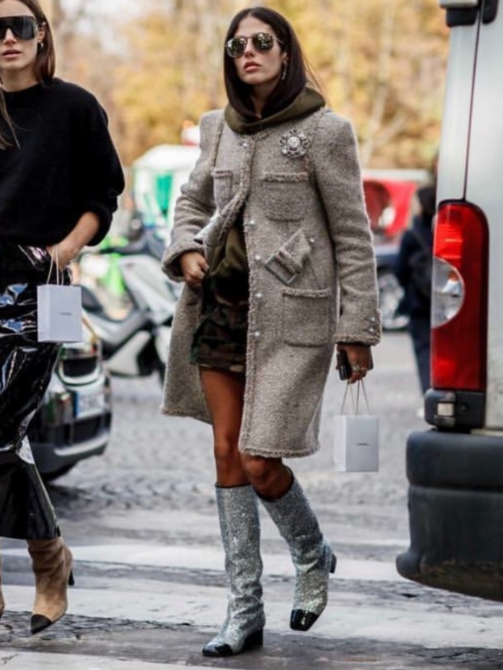 Chanel Silver Glitter Knee High Boots
Paris Fashion Week Iconic Runway 37.5 - Picture 7 of 17